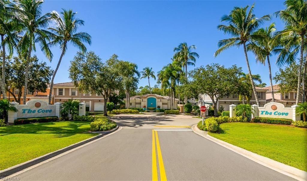 5733 Cove Cir, Naples, FL 34119 Photo