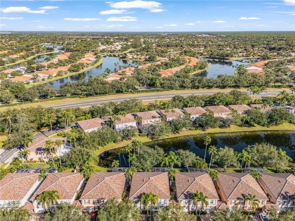 5733 Cove Cir, Naples, FL 34119 Photo