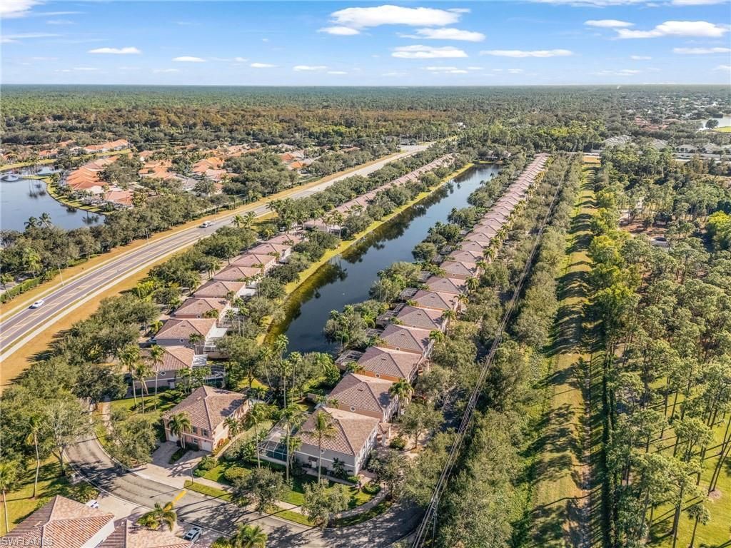 5733 Cove Cir, Naples, FL 34119 Photo