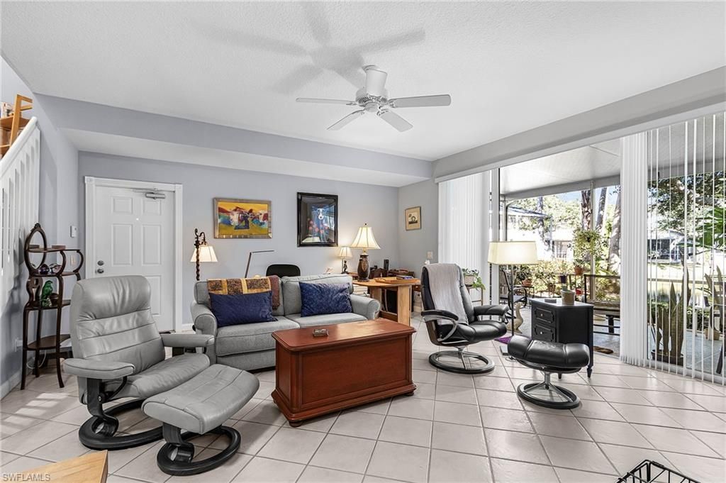 5733 Cove Cir, Naples, FL 34119 Photo