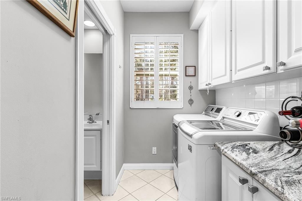 5733 Cove Cir, Naples, FL 34119 Photo