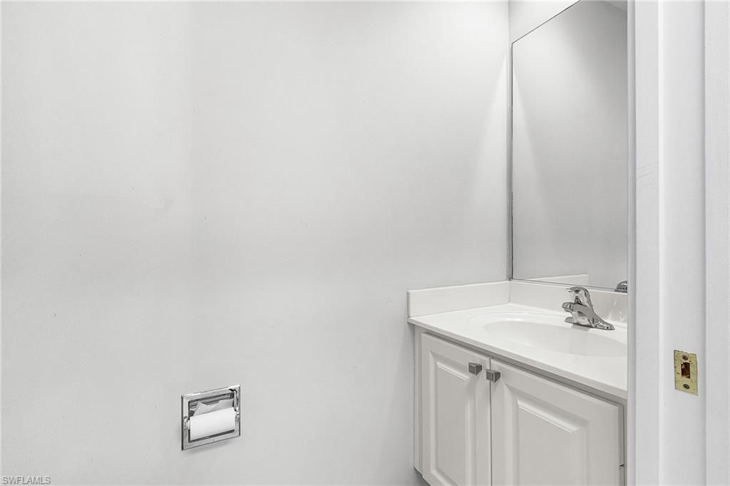 5733 Cove Cir, Naples, FL 34119 Photo
