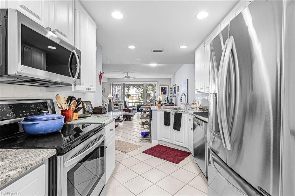 5733 Cove Cir, Naples, FL 34119 Photo