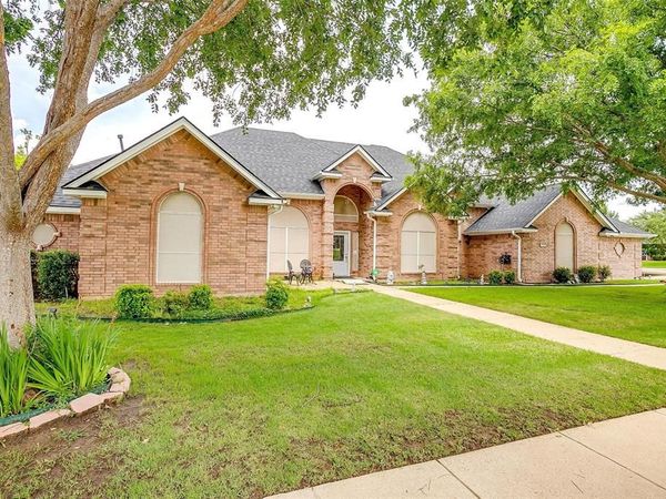 1200 Blackberry Court, Crowley, TX 76036