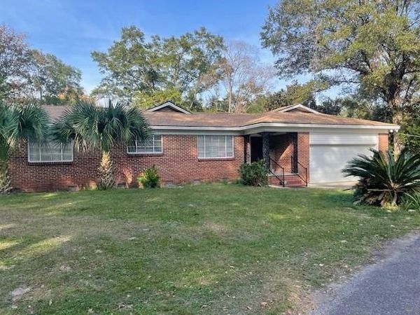 2950 Riverside Drive, Mobile, AL 36605