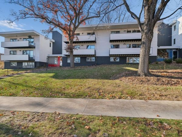 1261 Cleveland Avenue N, Unit 2A, Saint Paul, MN 55108