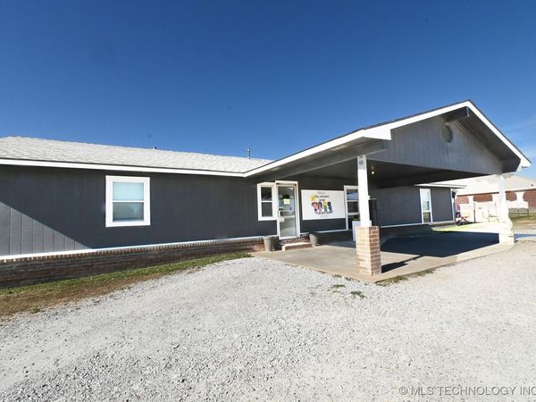 1104 Campbell Road E, Warner, OK 74469