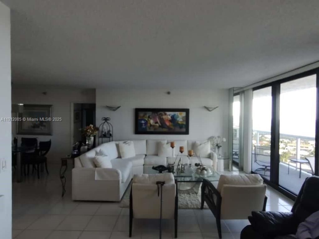 20515 E Country Club Dr, Unit 2047, Aventura, FL 33180 Photo