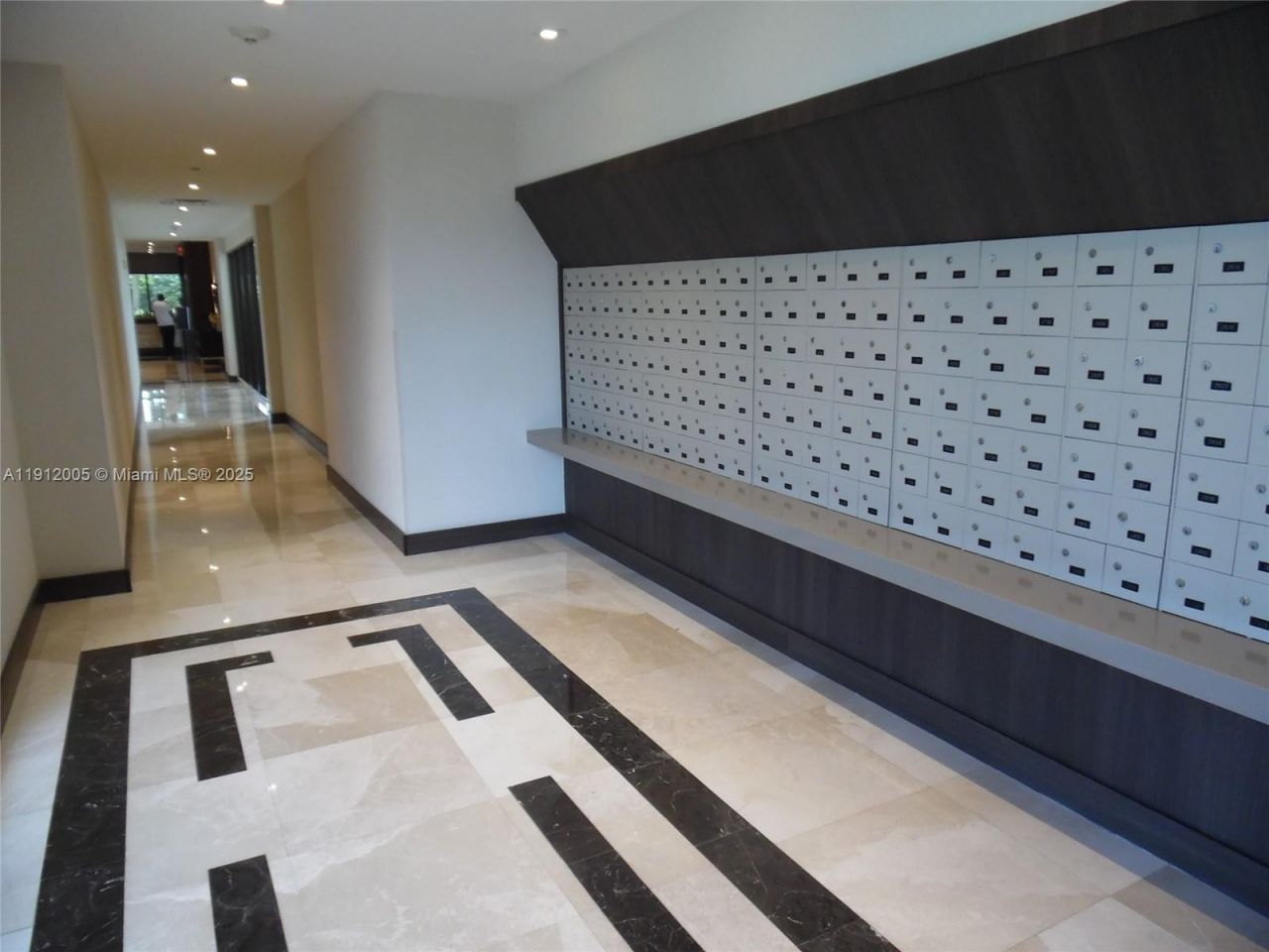 20515 E Country Club Dr, Unit 2047, Aventura, FL 33180 Photo