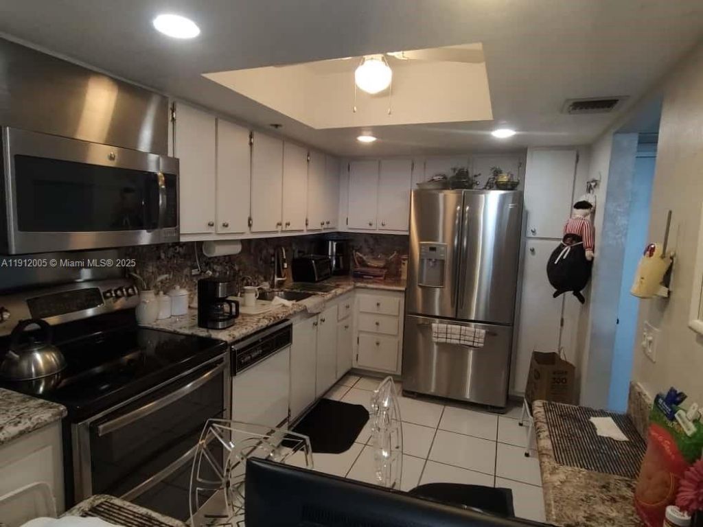 20515 E Country Club Dr, Unit 2047, Aventura, FL 33180 Photo