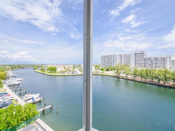 400 Diplomat Pkwy, Unit 704, Hallandale Beach, FL 33009