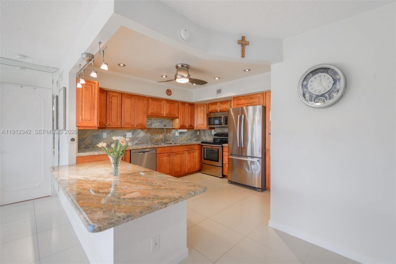 400 Diplomat Pkwy, Unit 704, Hallandale Beach, FL 33009 Photo