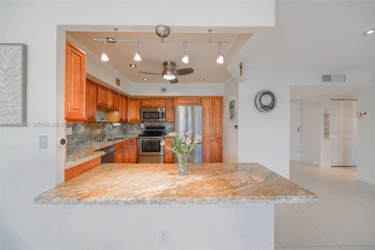 400 Diplomat Pkwy, Unit 704, Hallandale Beach, FL 33009 Photo