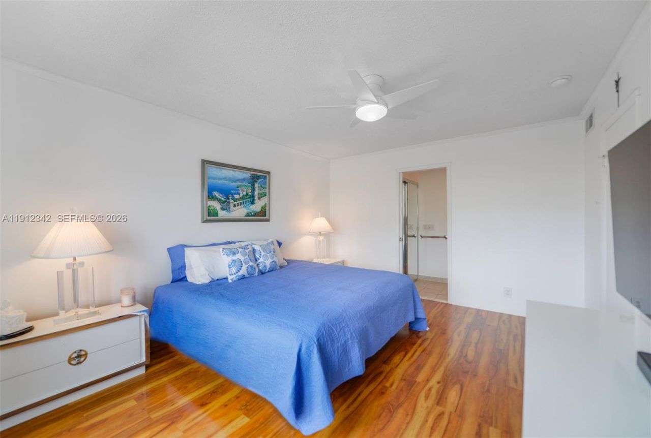 400 Diplomat Pkwy, Unit 704, Hallandale Beach, FL 33009 Photo