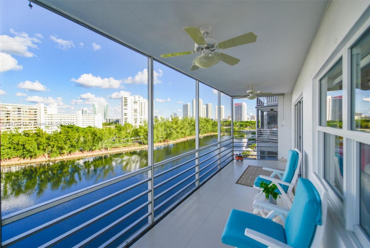 400 Diplomat Pkwy, Unit 704, Hallandale Beach, FL 33009 Photo