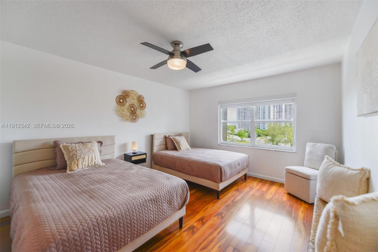 400 Diplomat Pkwy, Unit 704, Hallandale Beach, FL 33009 Photo