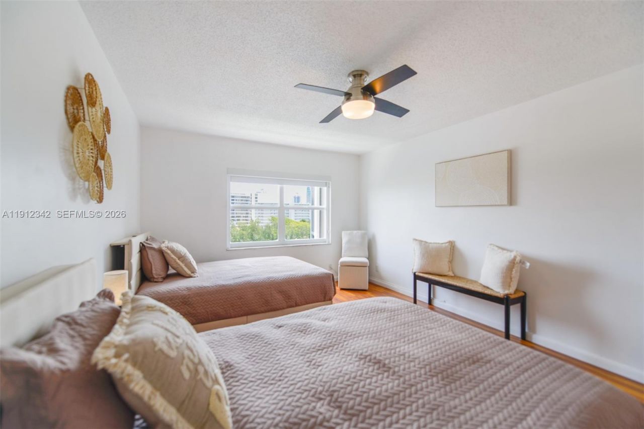 400 Diplomat Pkwy, Unit 704, Hallandale Beach, FL 33009 Photo