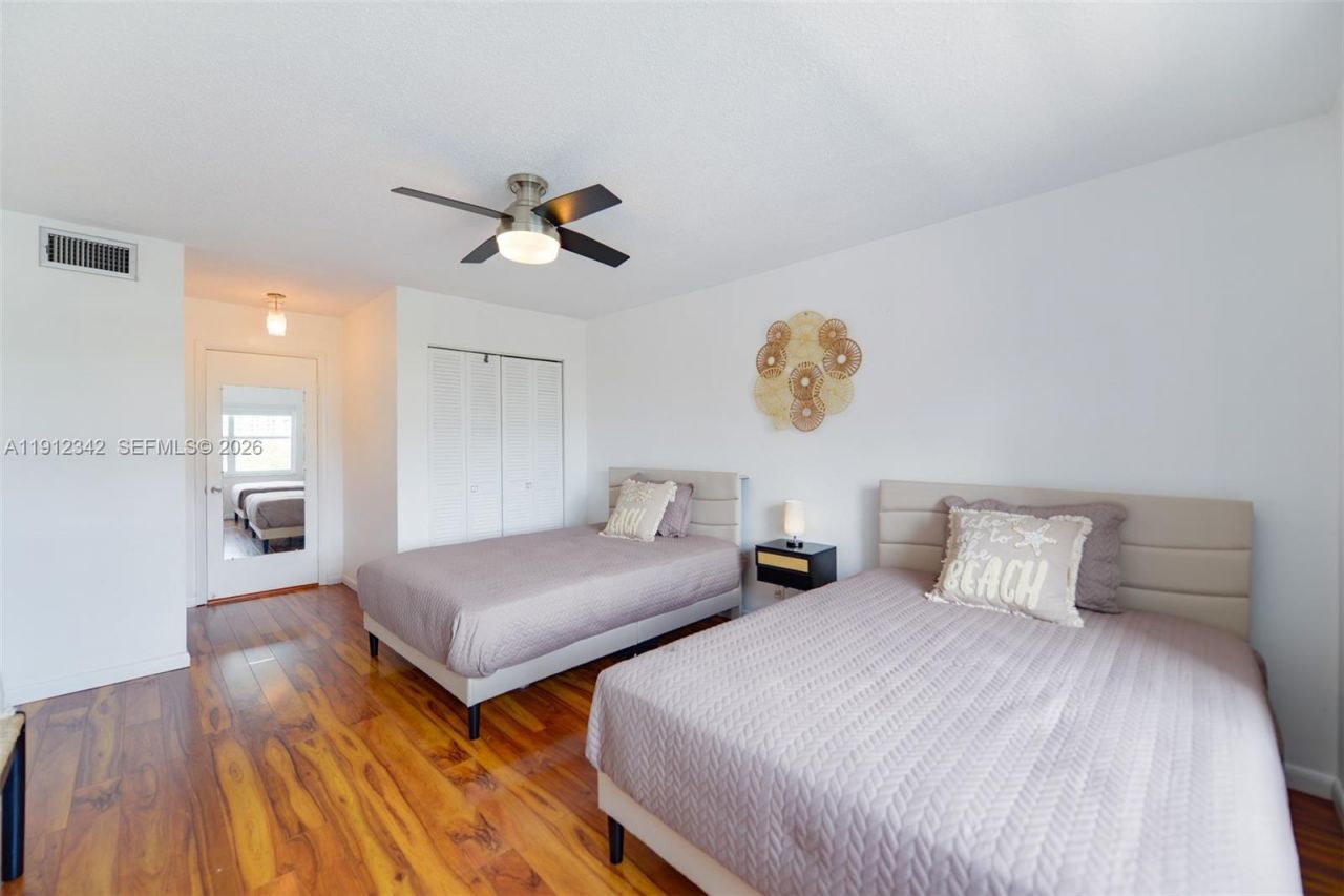 400 Diplomat Pkwy, Unit 704, Hallandale Beach, FL 33009 Photo