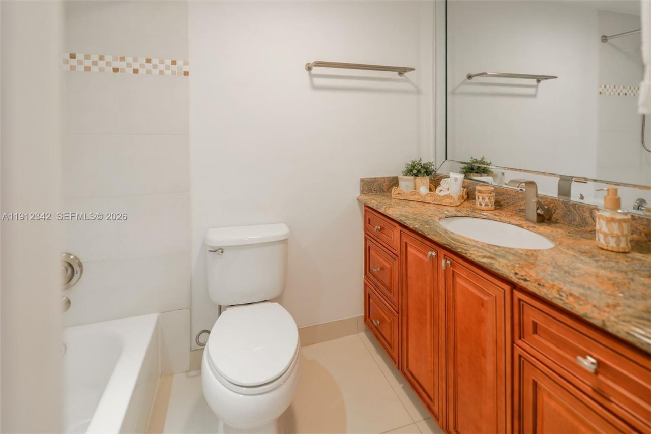 400 Diplomat Pkwy, Unit 704, Hallandale Beach, FL 33009 Photo