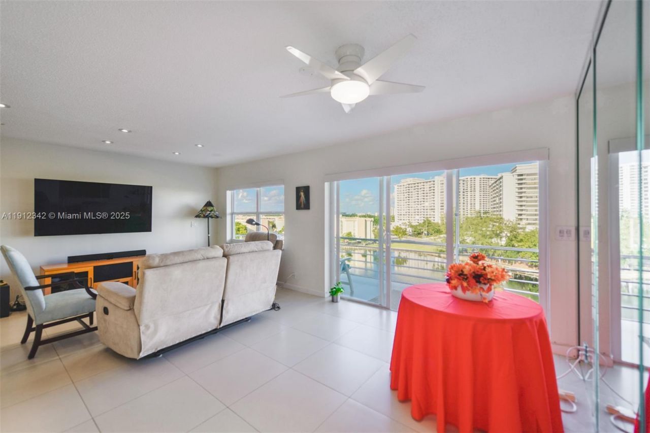 400 Diplomat Pkwy, Unit 704, Hallandale Beach, FL 33009 Photo