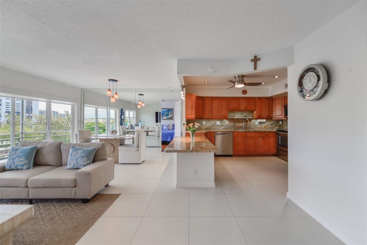 400 Diplomat Pkwy, Unit 704, Hallandale Beach, FL 33009 Photo