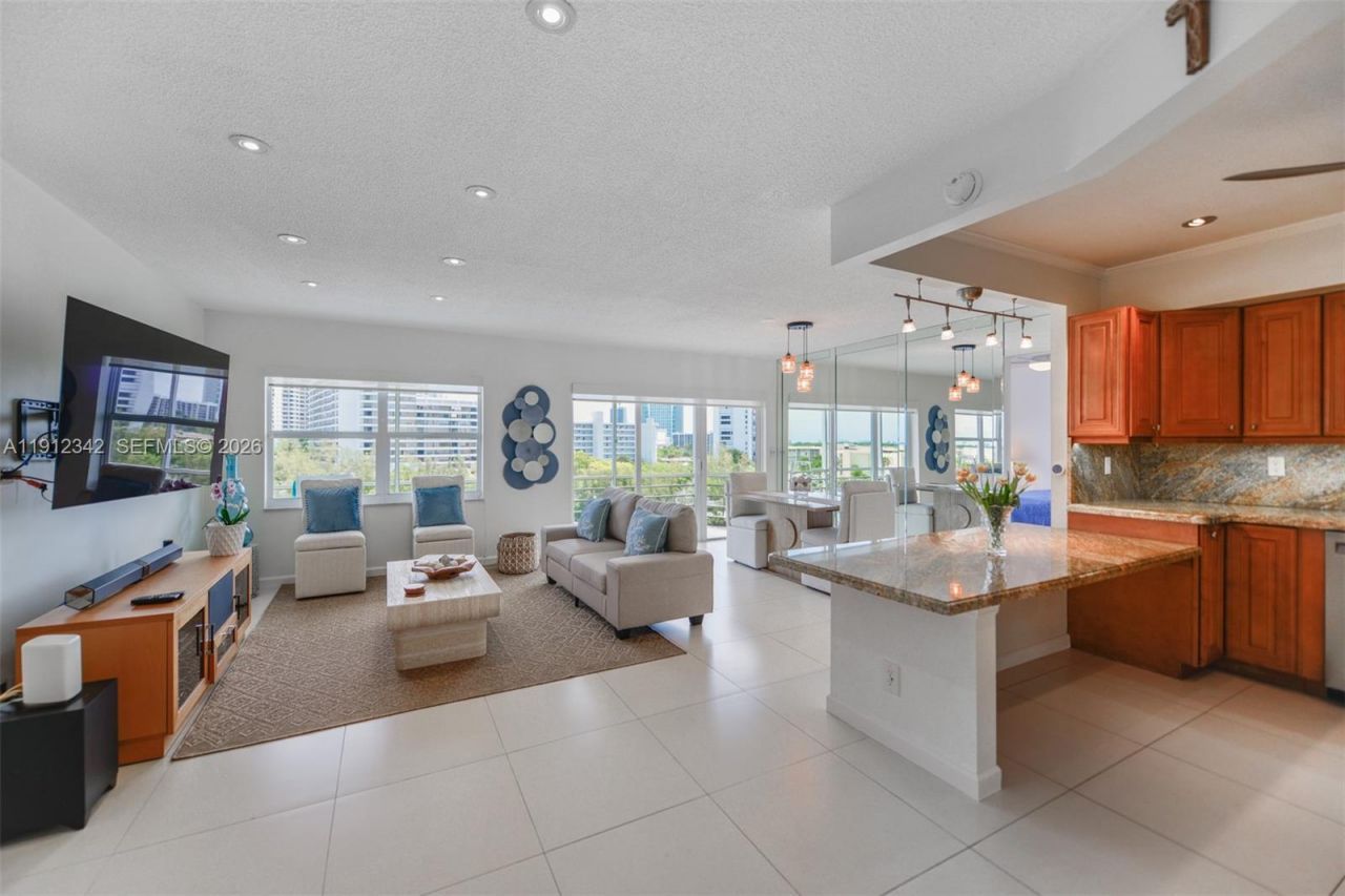 400 Diplomat Pkwy, Unit 704, Hallandale Beach, FL 33009 Photo