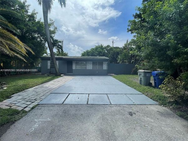1472 NE 25th Ct, Pompano Beach, FL 33064