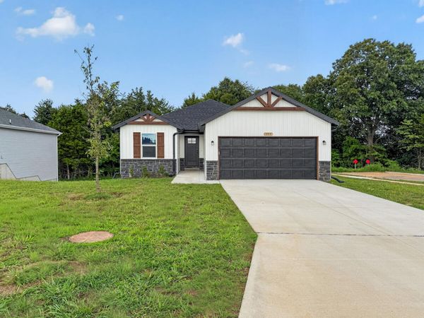 595 Bailiwick Drive, Rogersville, MO 65742