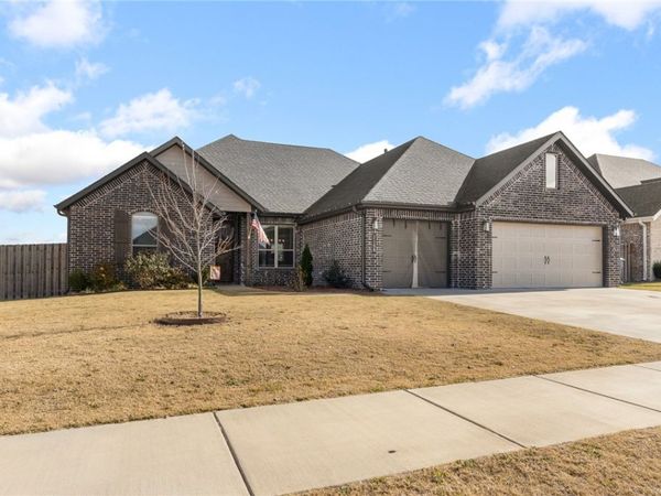 2108 W Abbott Lane, Pea Ridge, AR 72751