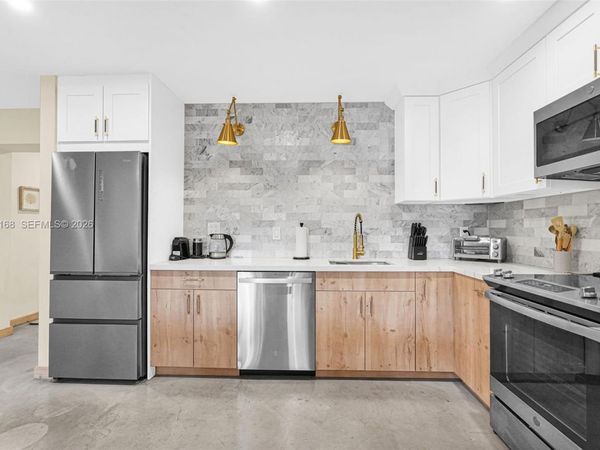 1012 NE 2nd Street, Hallandale Beach, FL 33009