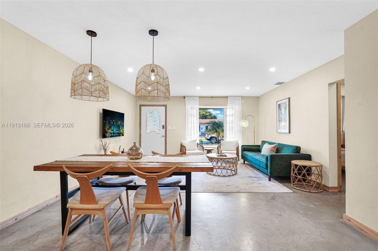 1012 NE 2nd Street, Hallandale Beach, FL 33009 Photo