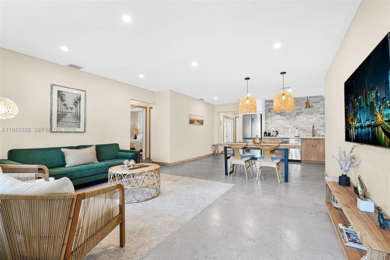 1012 NE 2nd Street, Hallandale Beach, FL 33009 Photo