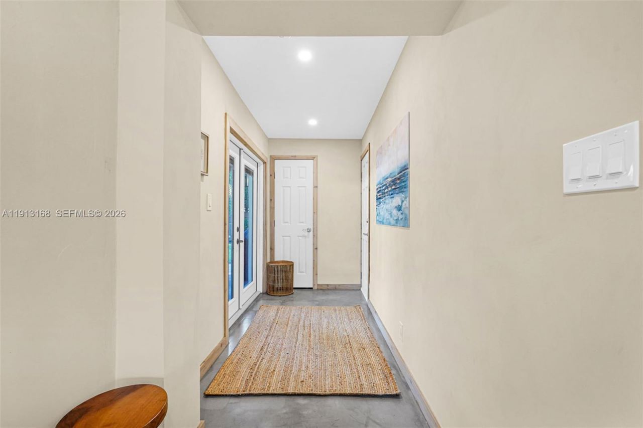 1012 NE 2nd Street, Hallandale Beach, FL 33009 Photo