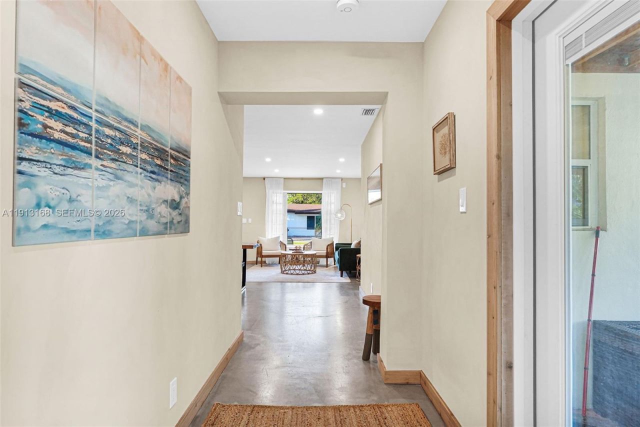 1012 NE 2nd Street, Hallandale Beach, FL 33009 Photo