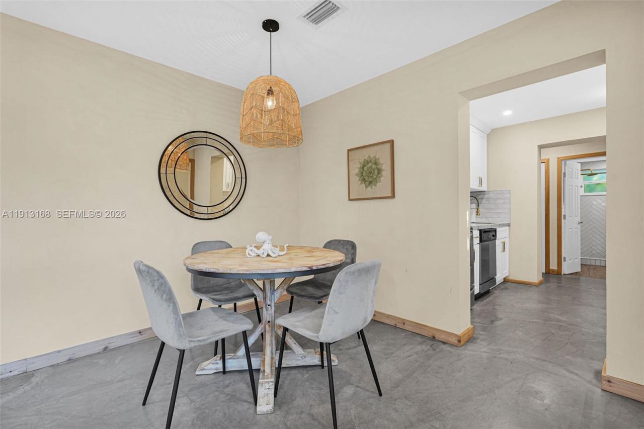 1012 NE 2nd Street, Hallandale Beach, FL 33009 Photo