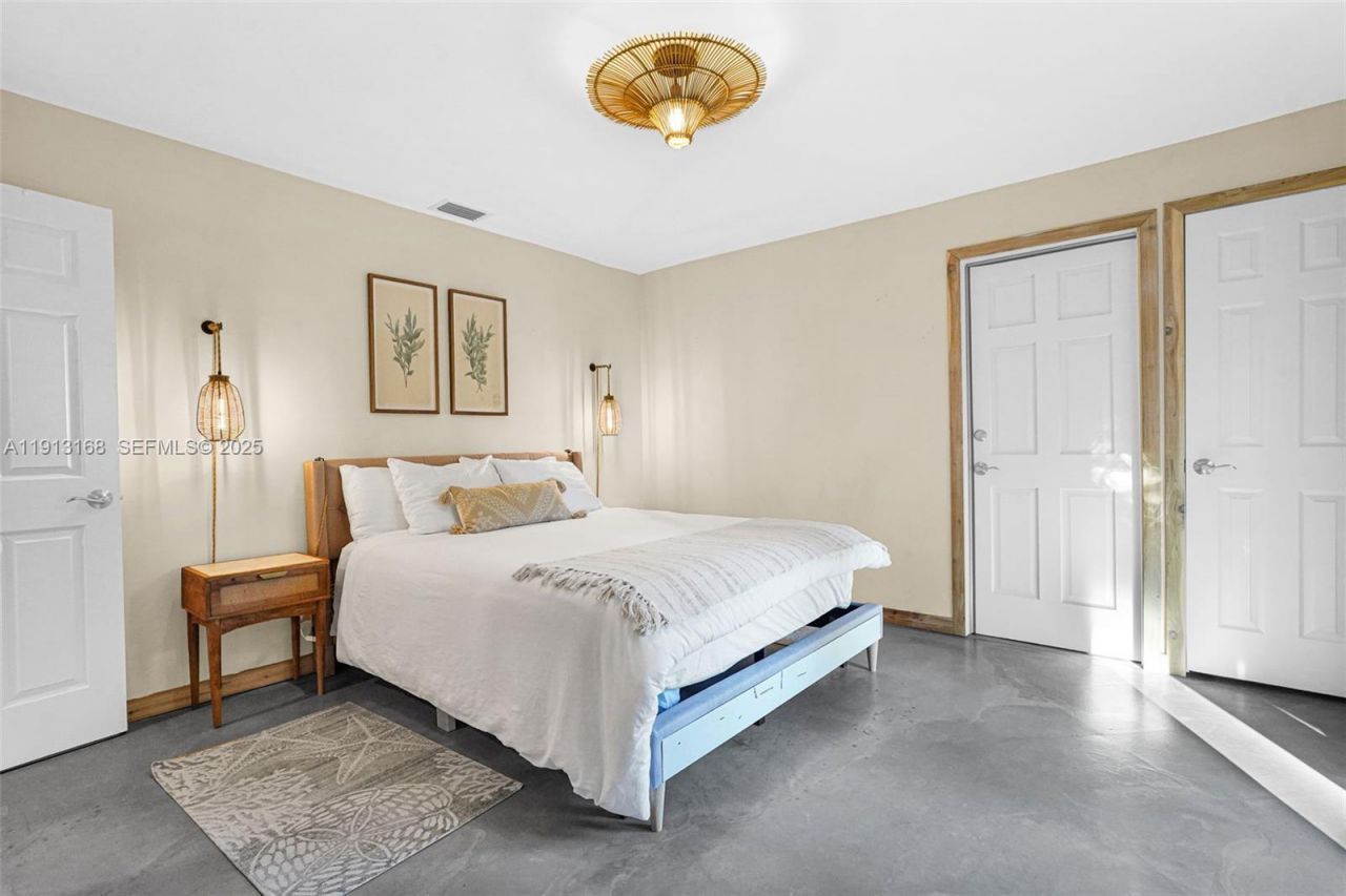 1012 NE 2nd Street, Hallandale Beach, FL 33009 Photo