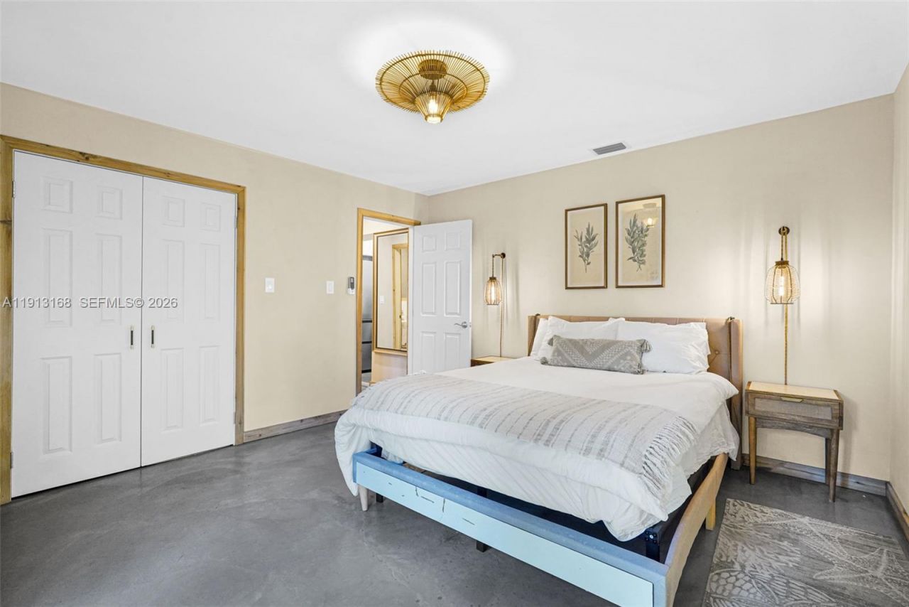 1012 NE 2nd Street, Hallandale Beach, FL 33009 Photo