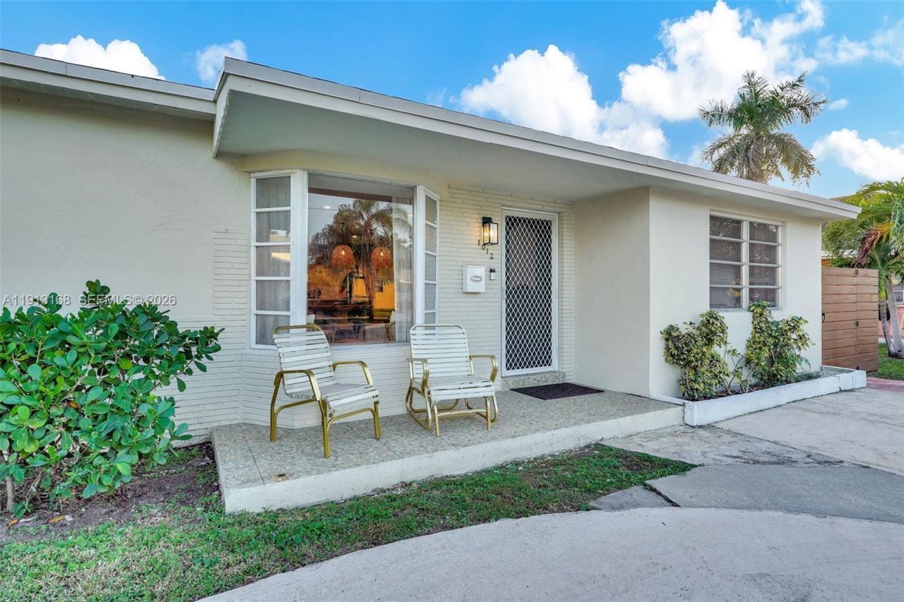 1012 NE 2nd Street, Hallandale Beach, FL 33009 Photo