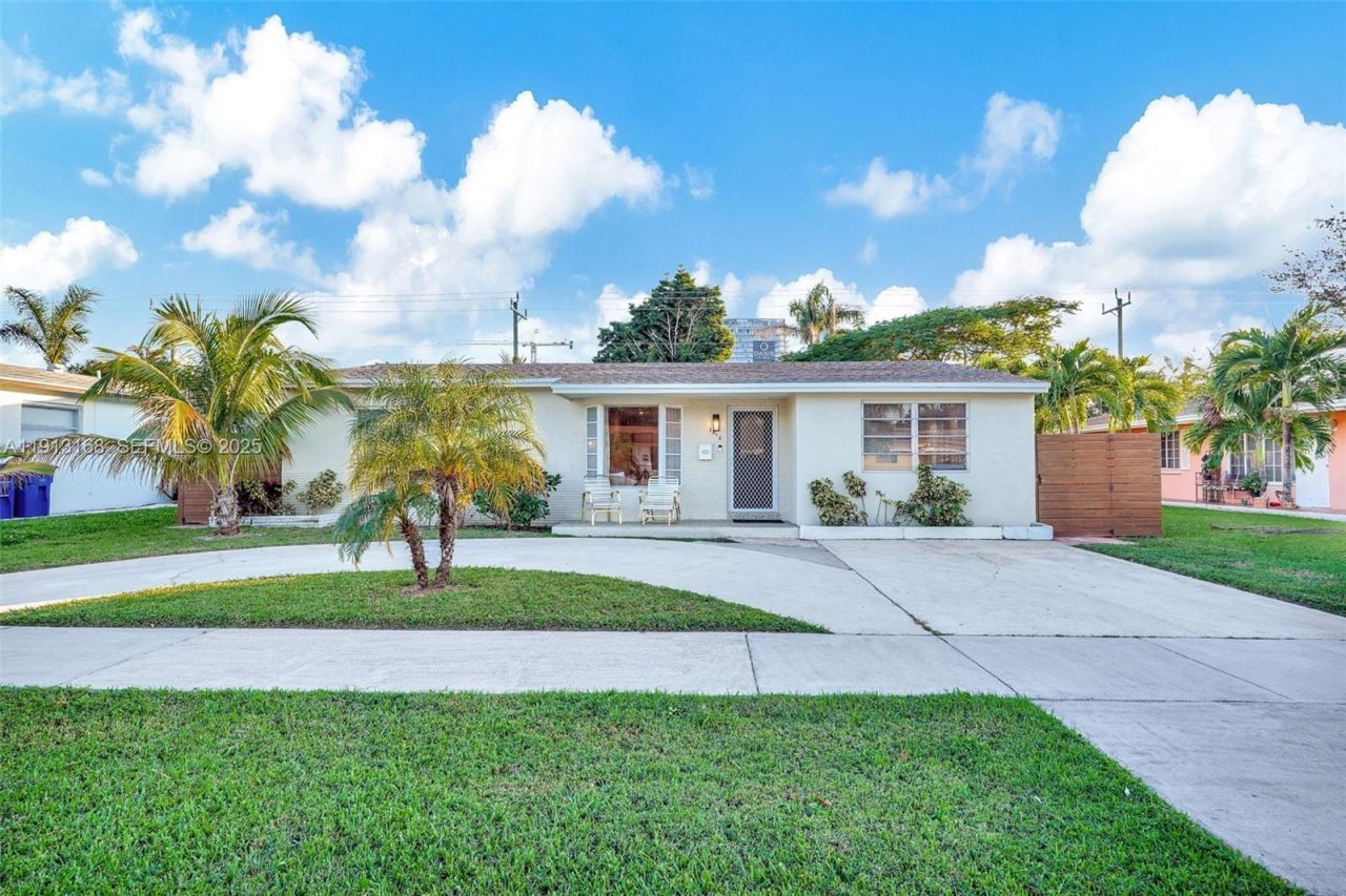1012 NE 2nd Street, Hallandale Beach, FL 33009 Photo