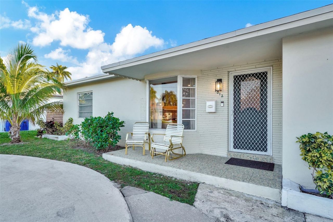 1012 NE 2nd Street, Hallandale Beach, FL 33009 Photo