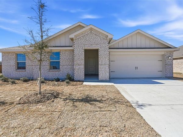 1917 Reveille Way, Terrell, TX 75160