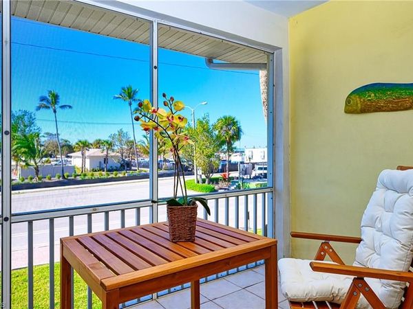 1550 Gulf Shore BLVD N, Unit W4, NAPLES, FL 34102