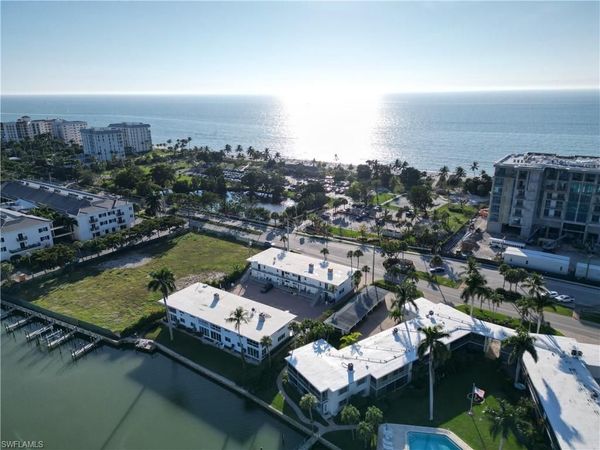 1550 Gulf Shore BLVD N, Unit W4, NAPLES, FL 34102