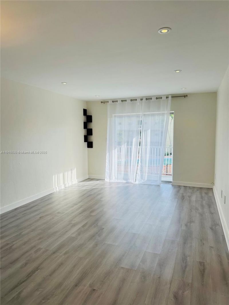 7505 SW 82nd St, Unit 211, Miami, FL 33143 Photo