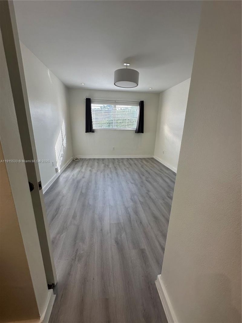 7505 SW 82nd St, Unit 211, Miami, FL 33143 Photo