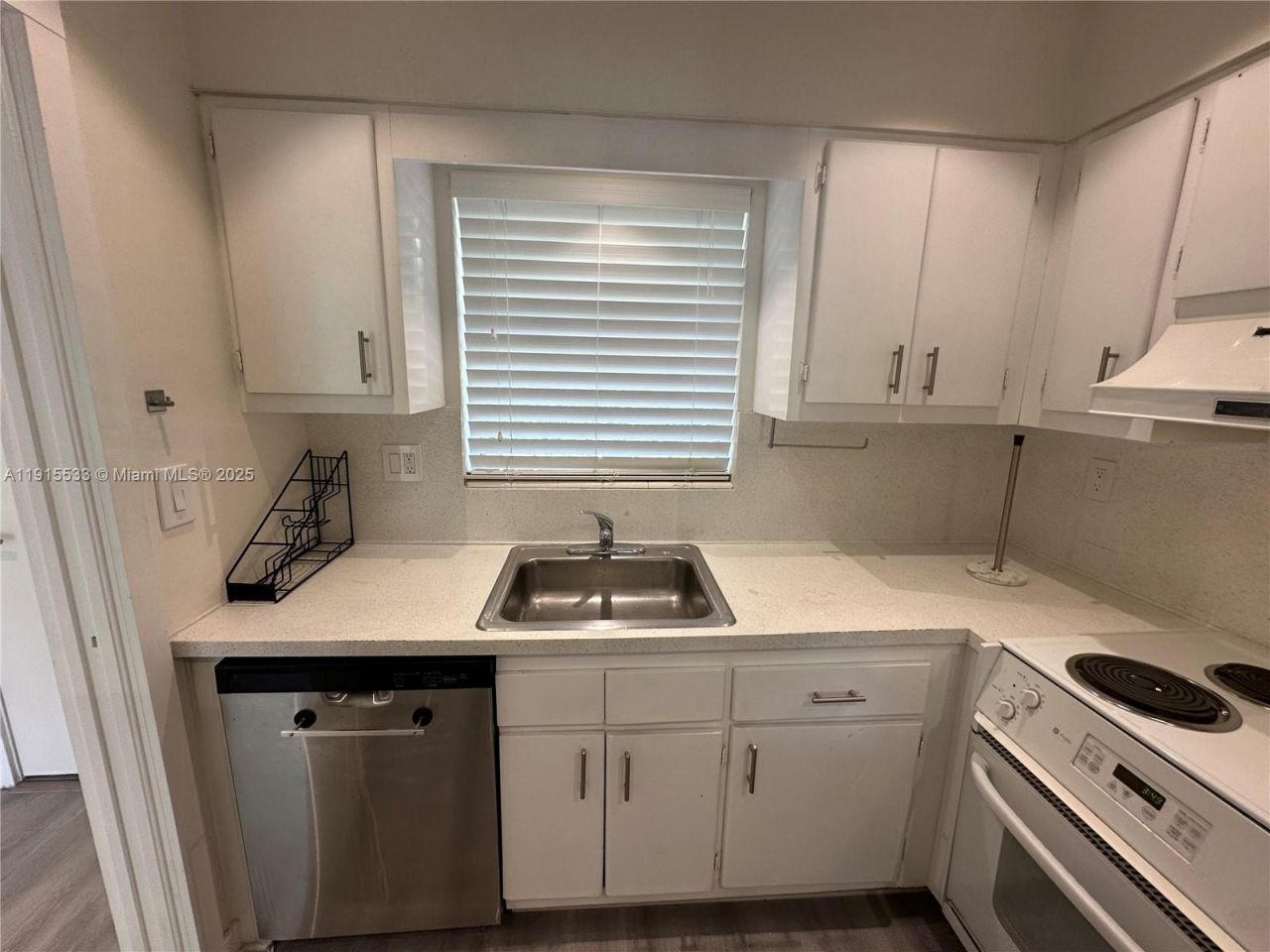 7505 SW 82nd St, Unit 211, Miami, FL 33143 Photo