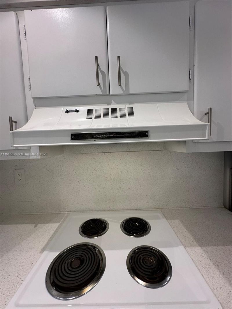 7505 SW 82nd St, Unit 211, Miami, FL 33143 Photo