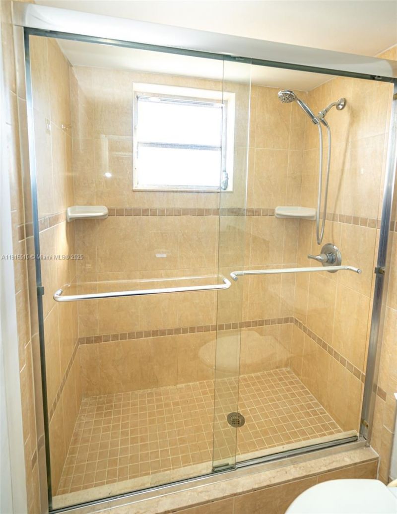 3527 NE 168th St, Unit 301, North Miami Beach, FL 33160 Photo