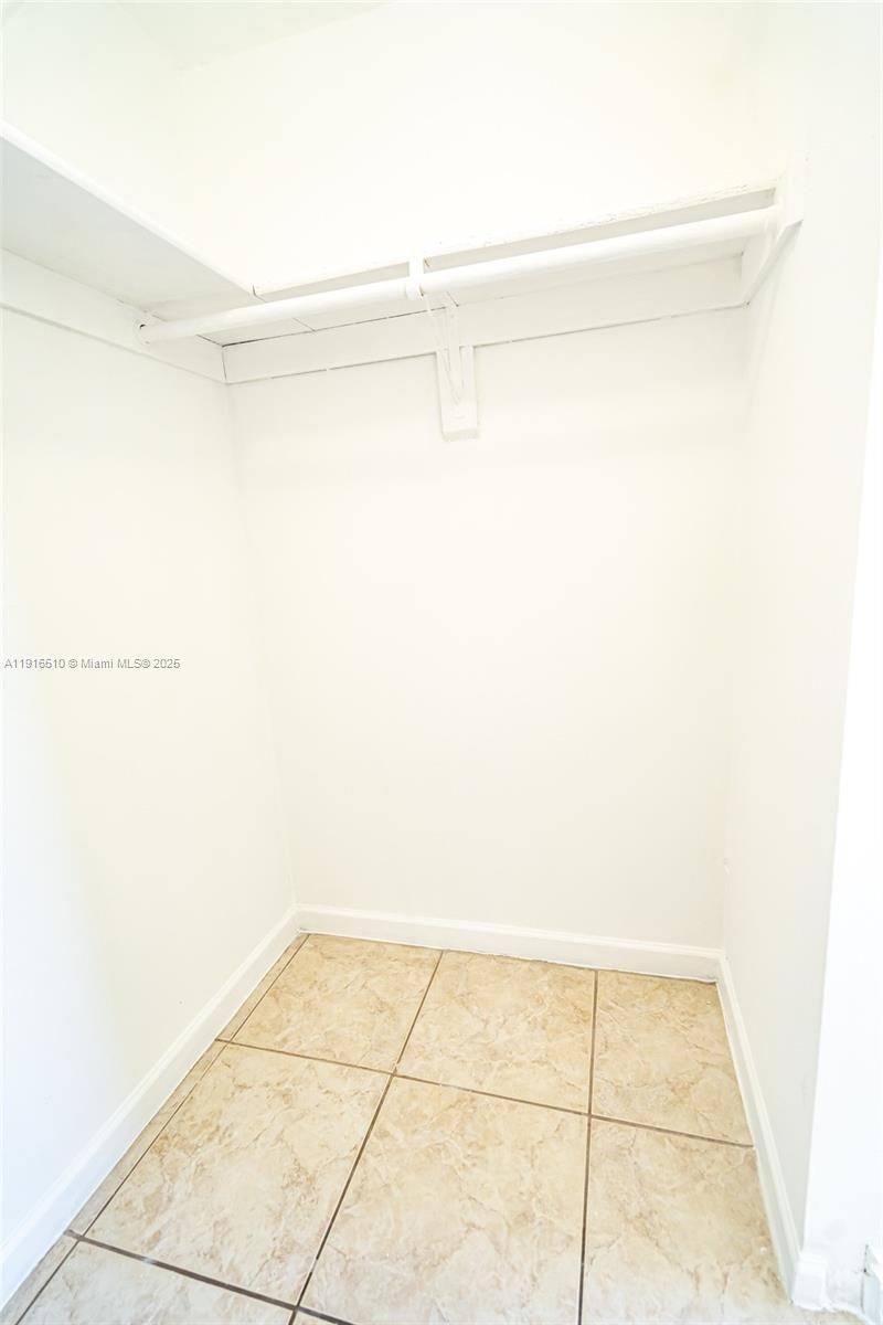 3527 NE 168th St, Unit 301, North Miami Beach, FL 33160 Photo