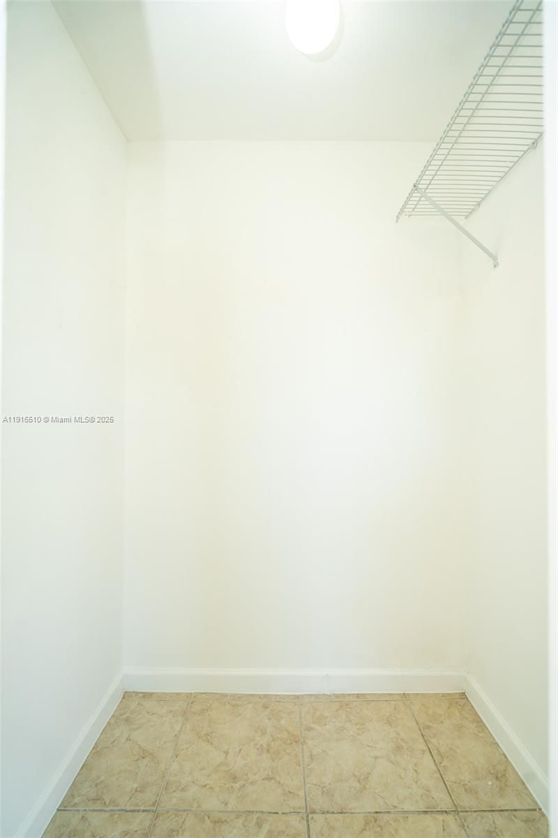 3527 NE 168th St, Unit 301, North Miami Beach, FL 33160 Photo